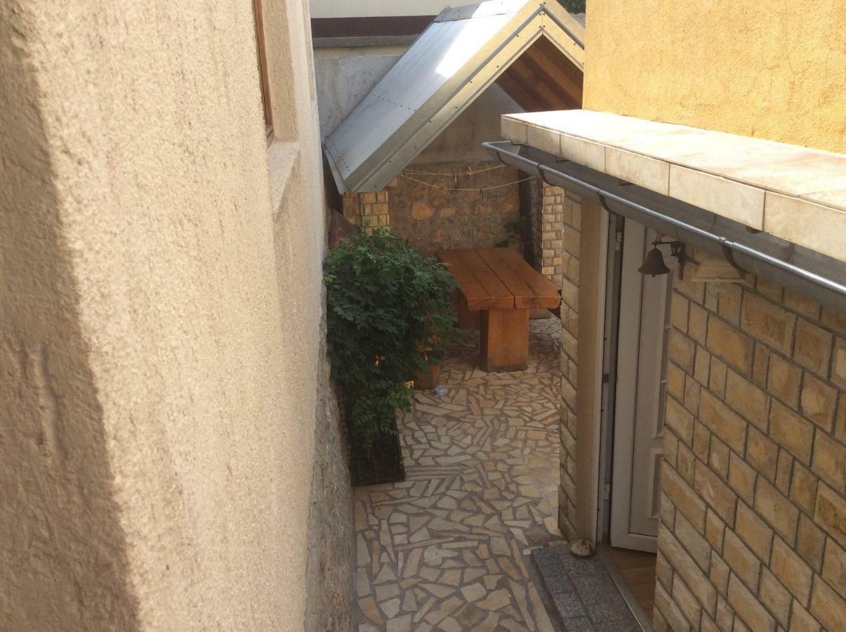 Apartman Nadia Karlobag Exterior photo