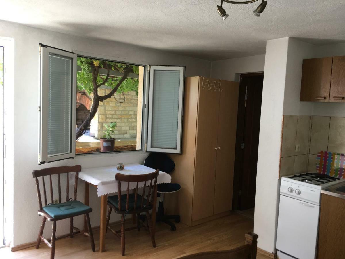 Apartman Nadia Karlobag Exterior photo