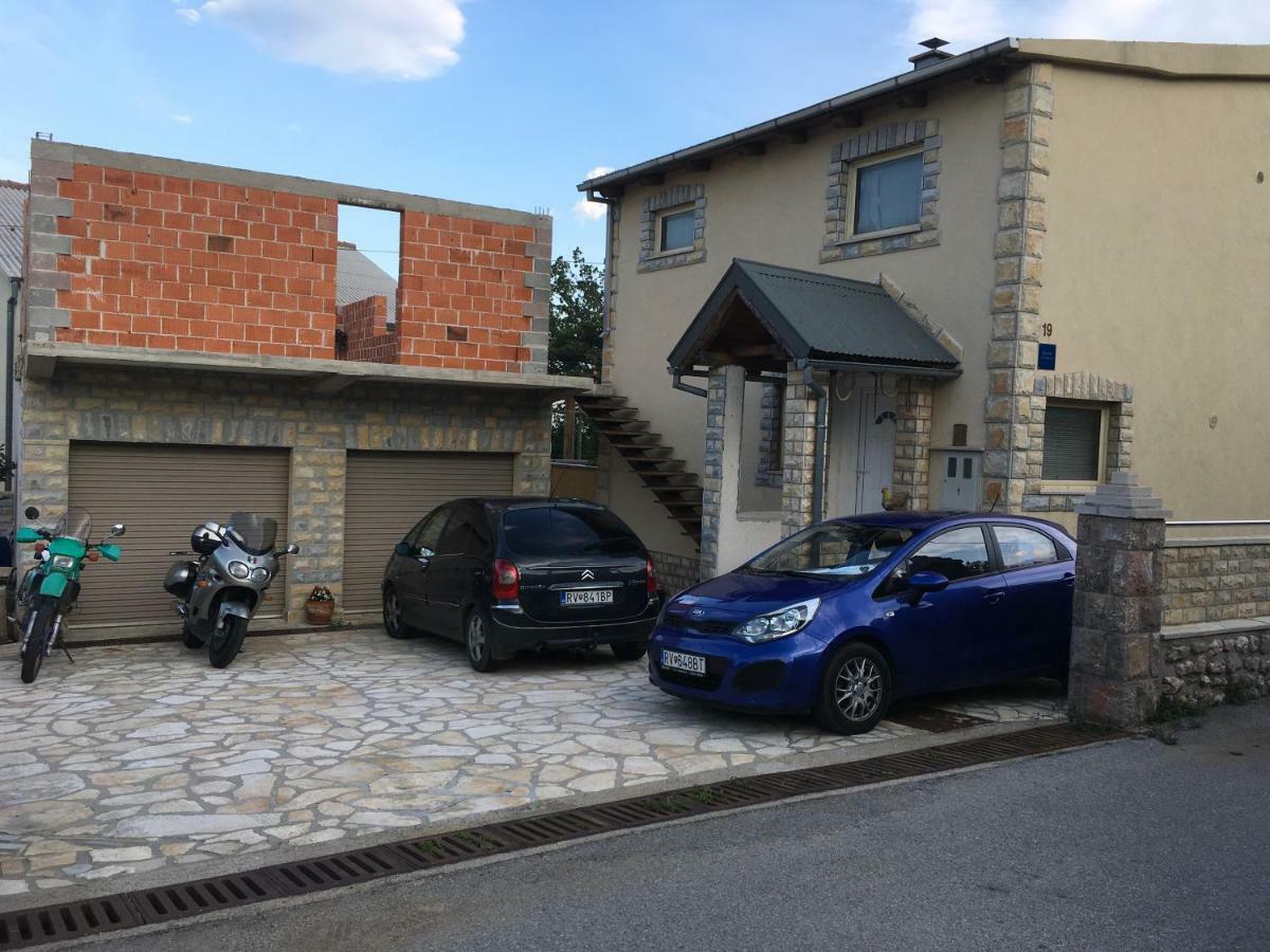 Apartman Nadia Karlobag Exterior photo