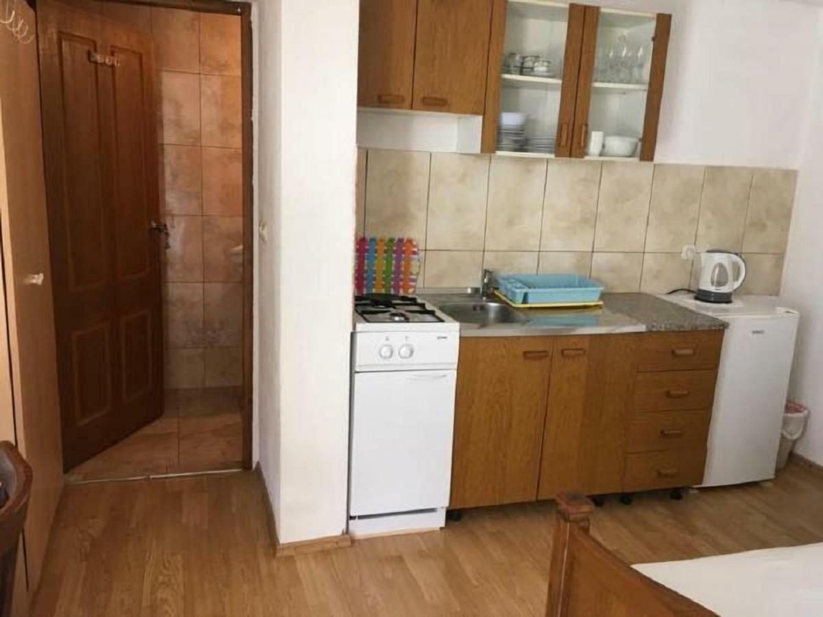 Apartman Nadia Karlobag Exterior photo